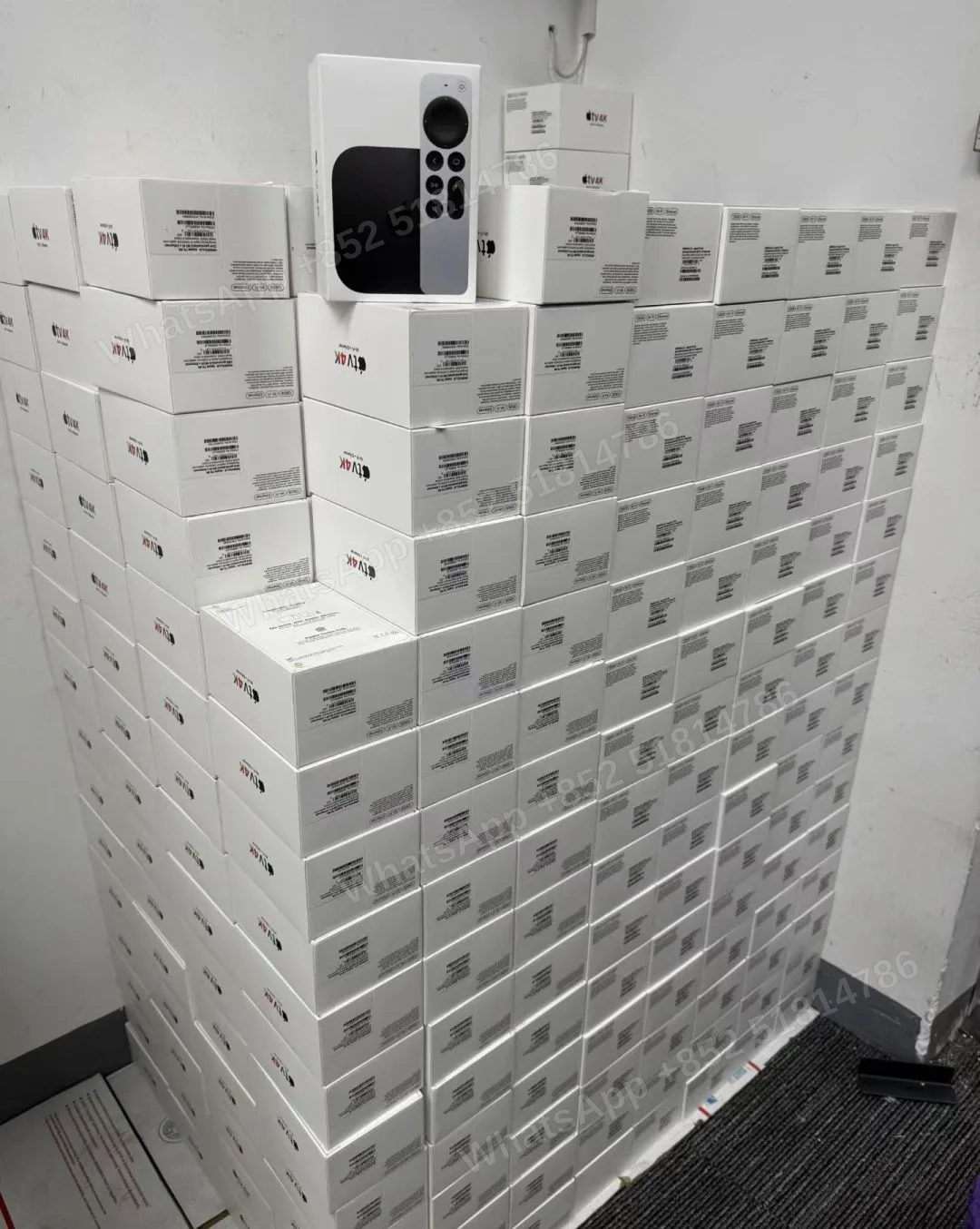 WTS 🇺🇸 4K TV 128G//Cpo I phone 14 pro//cpo I phone 14 pro max // IPhone 17Air - LiuDao stock photo 1