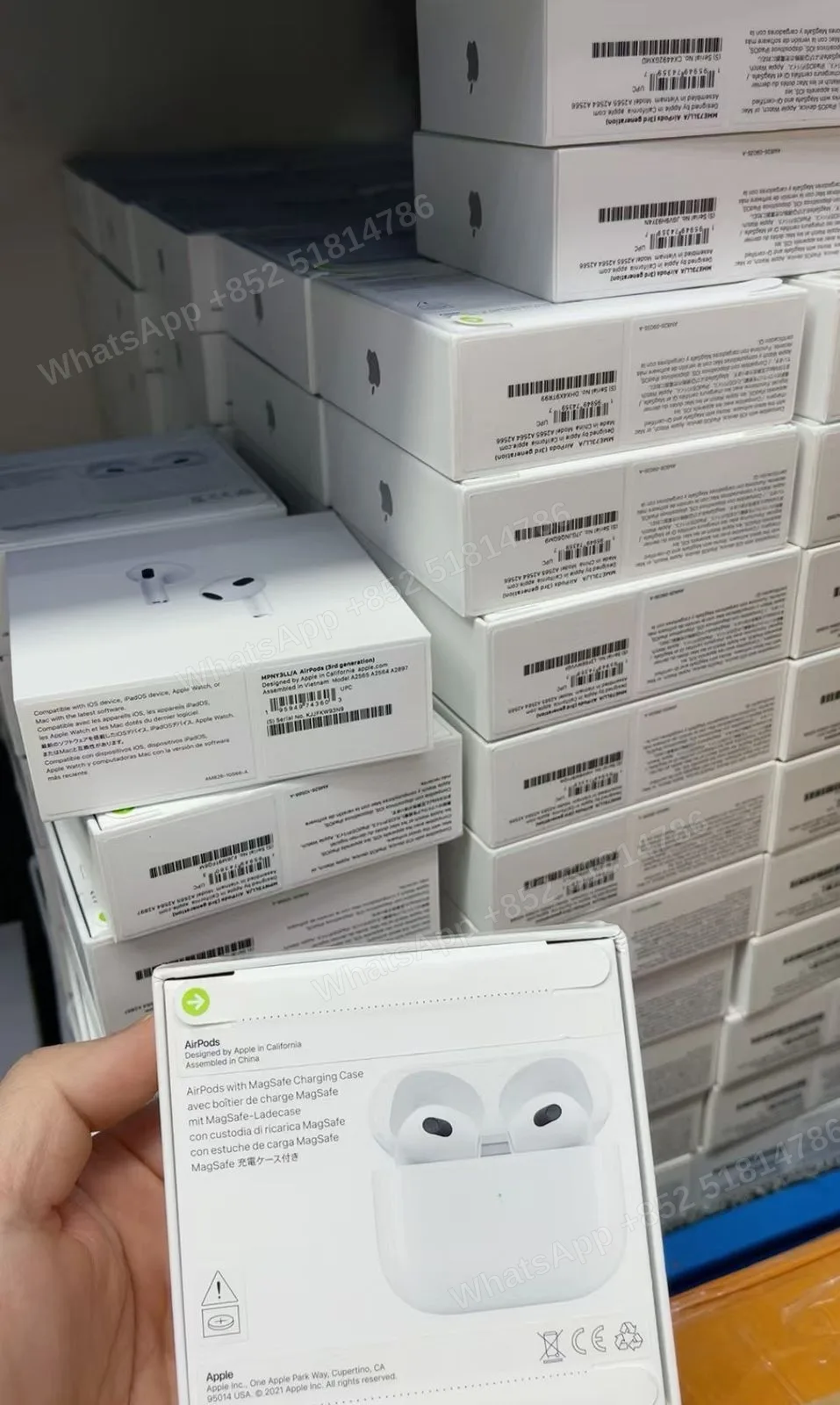 WTS Usa AirPods 3rd E73 - LiuDao stock photo 1