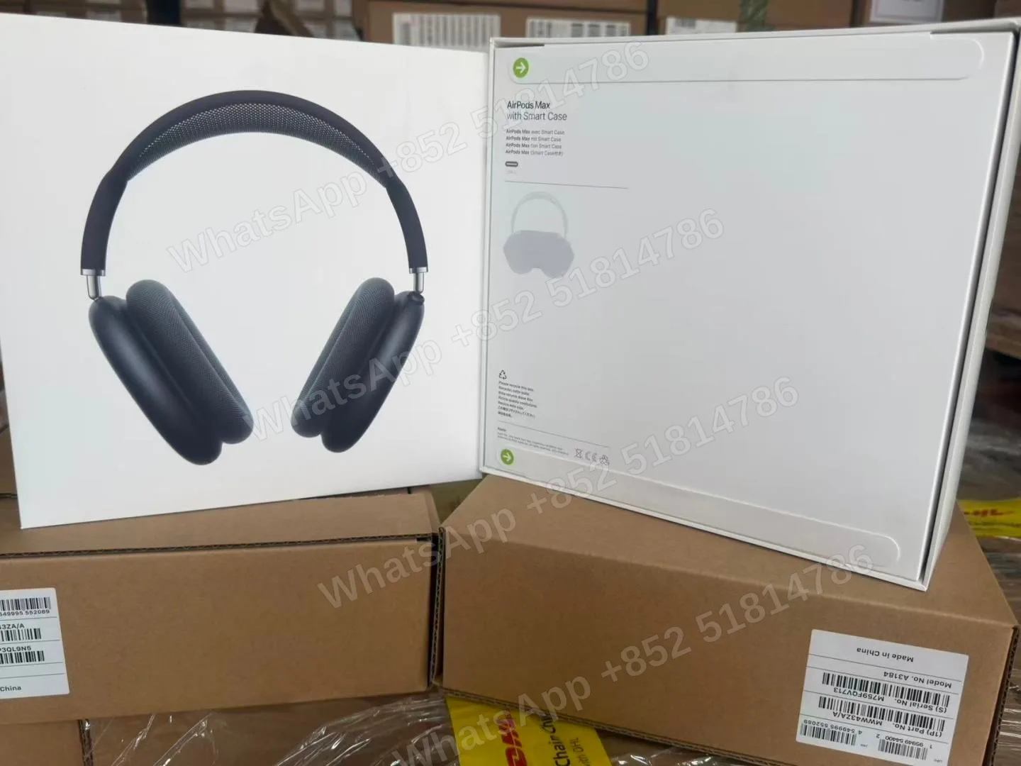 Airpods max USB-C Brand new ZAA - LiuDao stock photo 1