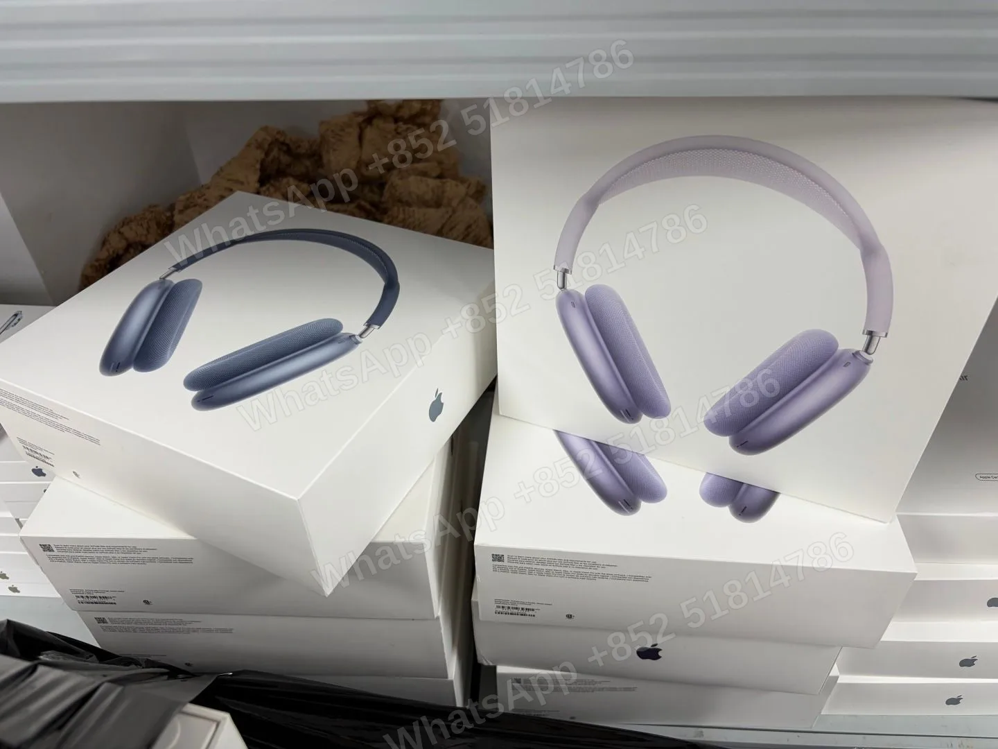 Airpods max2 Brand new - LiuDao stock photo 1