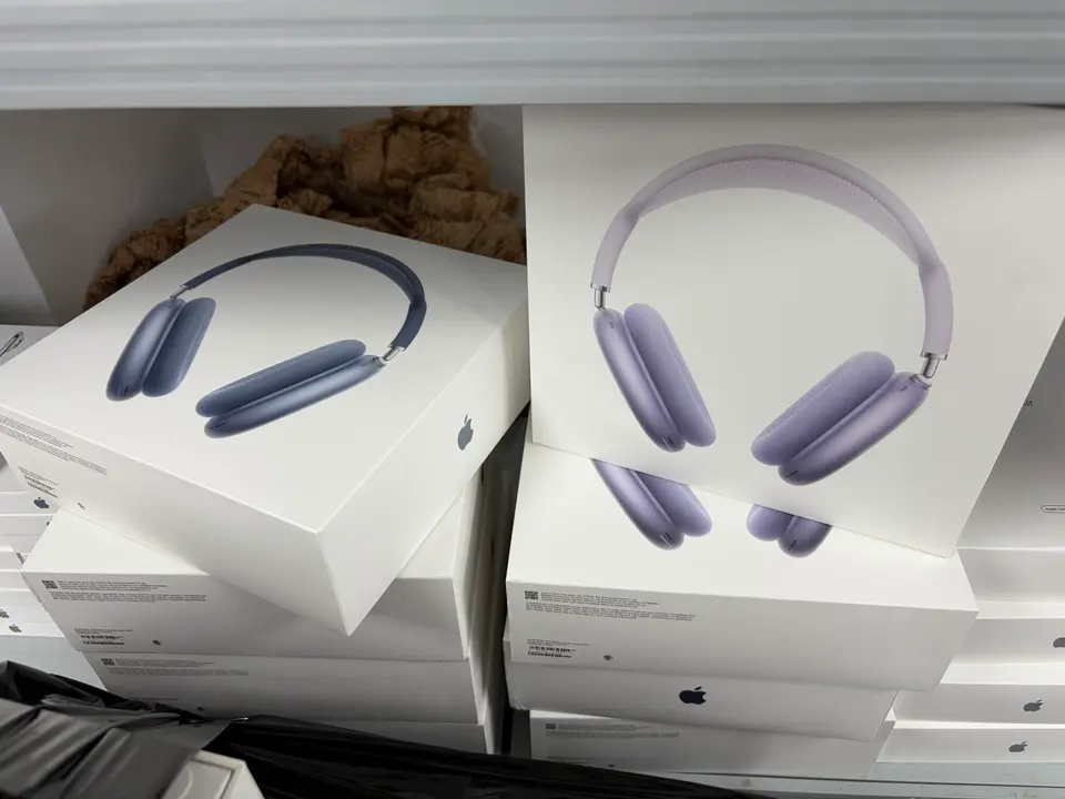 AirPods max2 Brand new - LiuDao AirPods stock photo 1