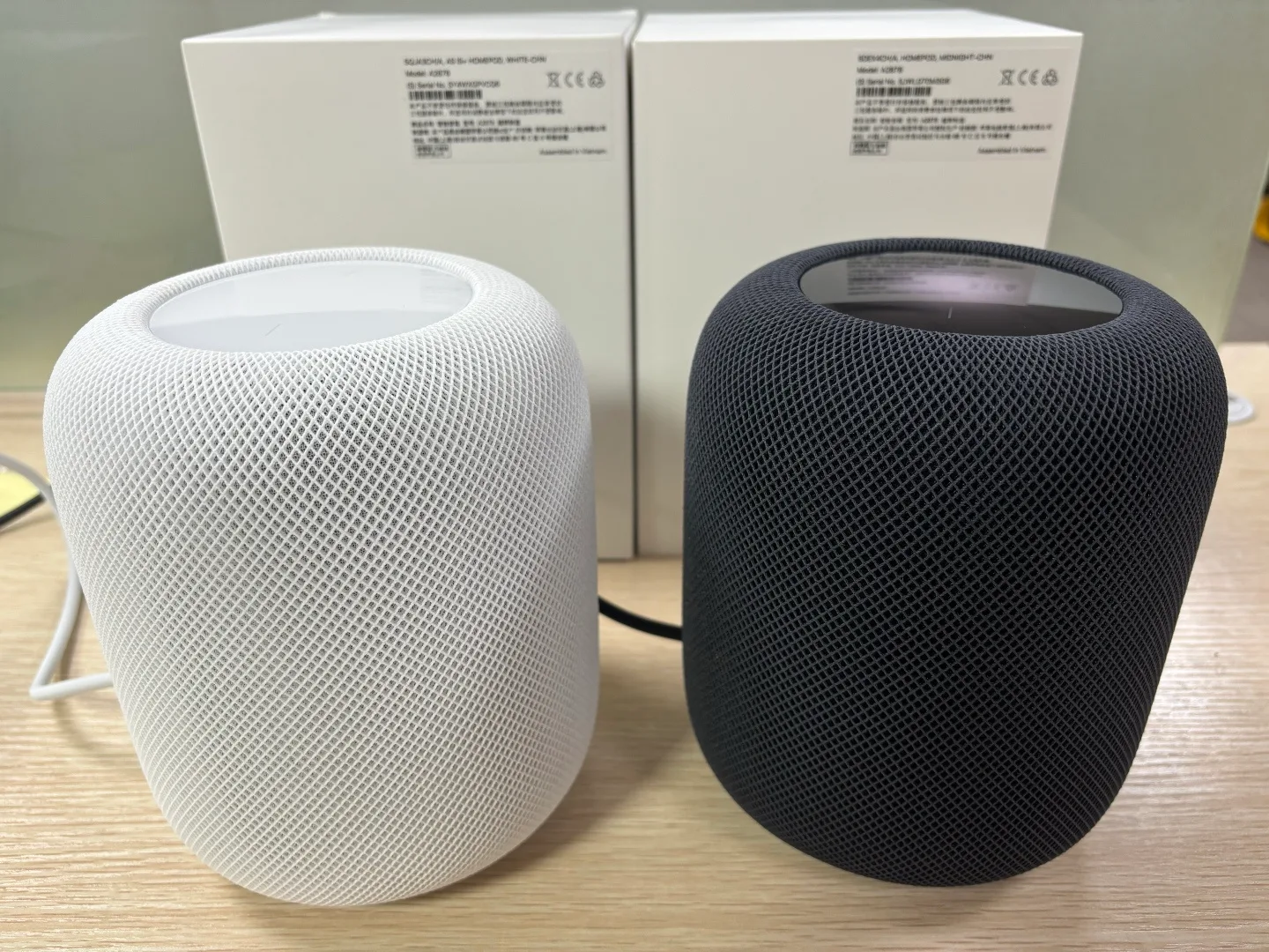AS IS + HomePod, White、Black! - LiuDao AirPods stock photo 1