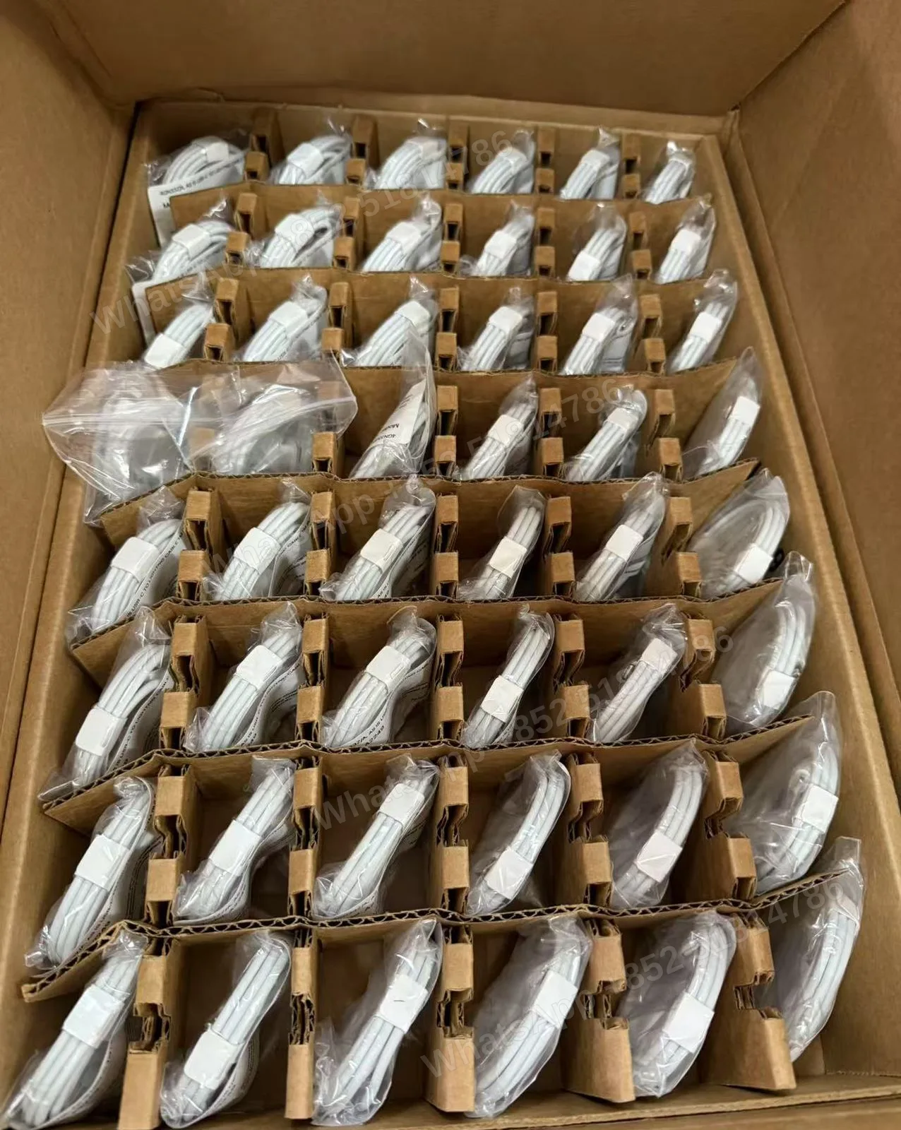ASIS-AI APPLE CABLE 1M USB-C WHITE LIGHTNING 4GN33Z/A BULK-LIGHTNING CABLE 1M USB-C WHITE INT - LiuDao stock photo 1