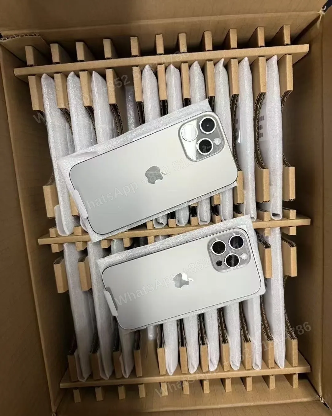 ASIS-iPhone16 Promax-USA🇺🇸China🇨🇳 - LiuDao stock photo 4