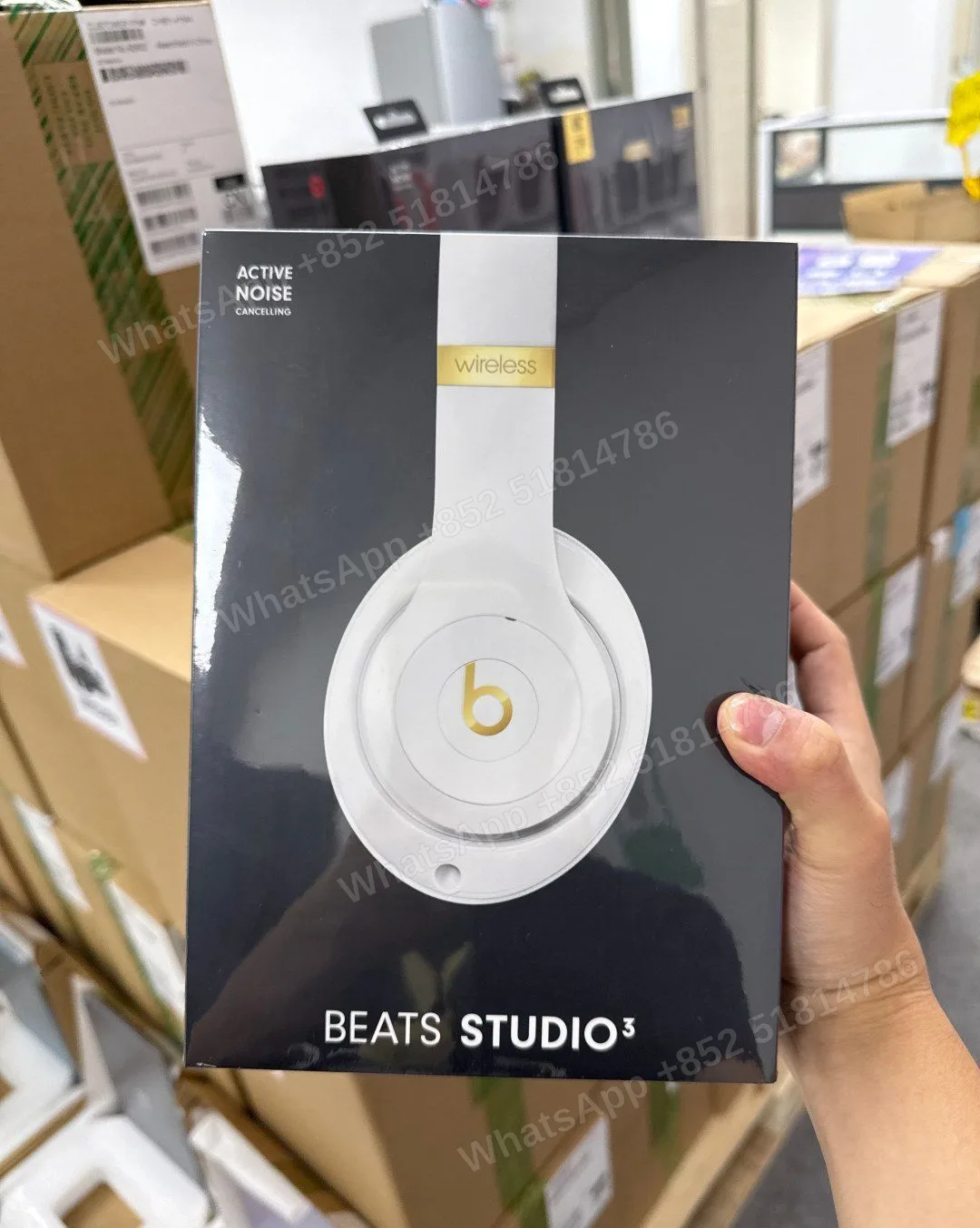 Beats studio3 wirelesss-STUDIO3 WIRELESS_WHITE-PAC-白色 - LiuDao stock photo 1
