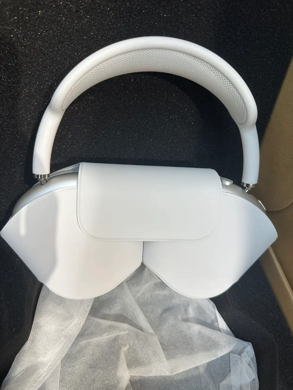 Bluetooth headphones(藍牙耳機)-Asis-AirPods Max （2020）Lightning-不分-A2096 ZP-A-不分-Active - LiuDao AirPods stock photo 1