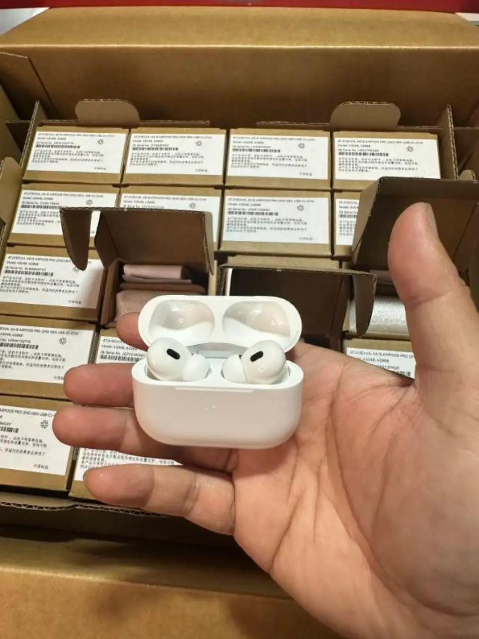Bluetooth headphones(藍牙耳機)-Asis-AirPods Pro 2（2023）USB-C-不分-A3047 A3048 A3049-CH-A-不分-Active - LiuDao AirPods stock photo 1