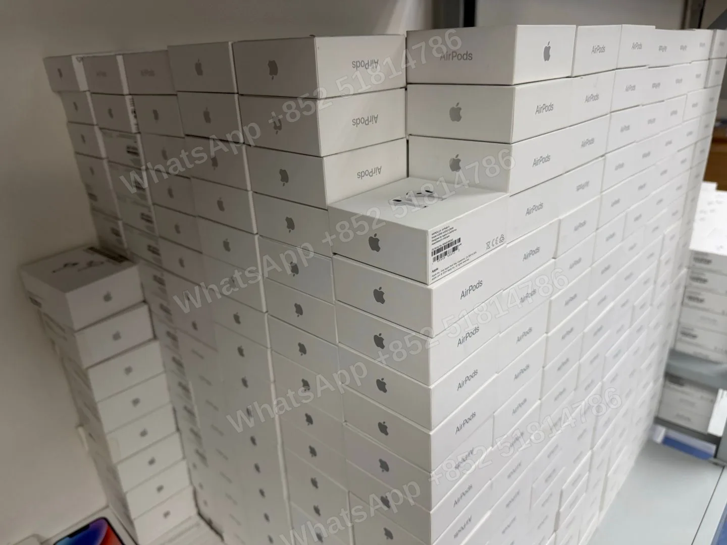 Brand new AirPods 4（2024） A3050 A3053 A3058-LL/A Not Activate - LiuDao stock photo 1