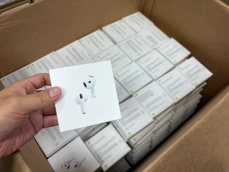 Brand new Airpods4 ANC - LiuDao AirPods stock photo 1