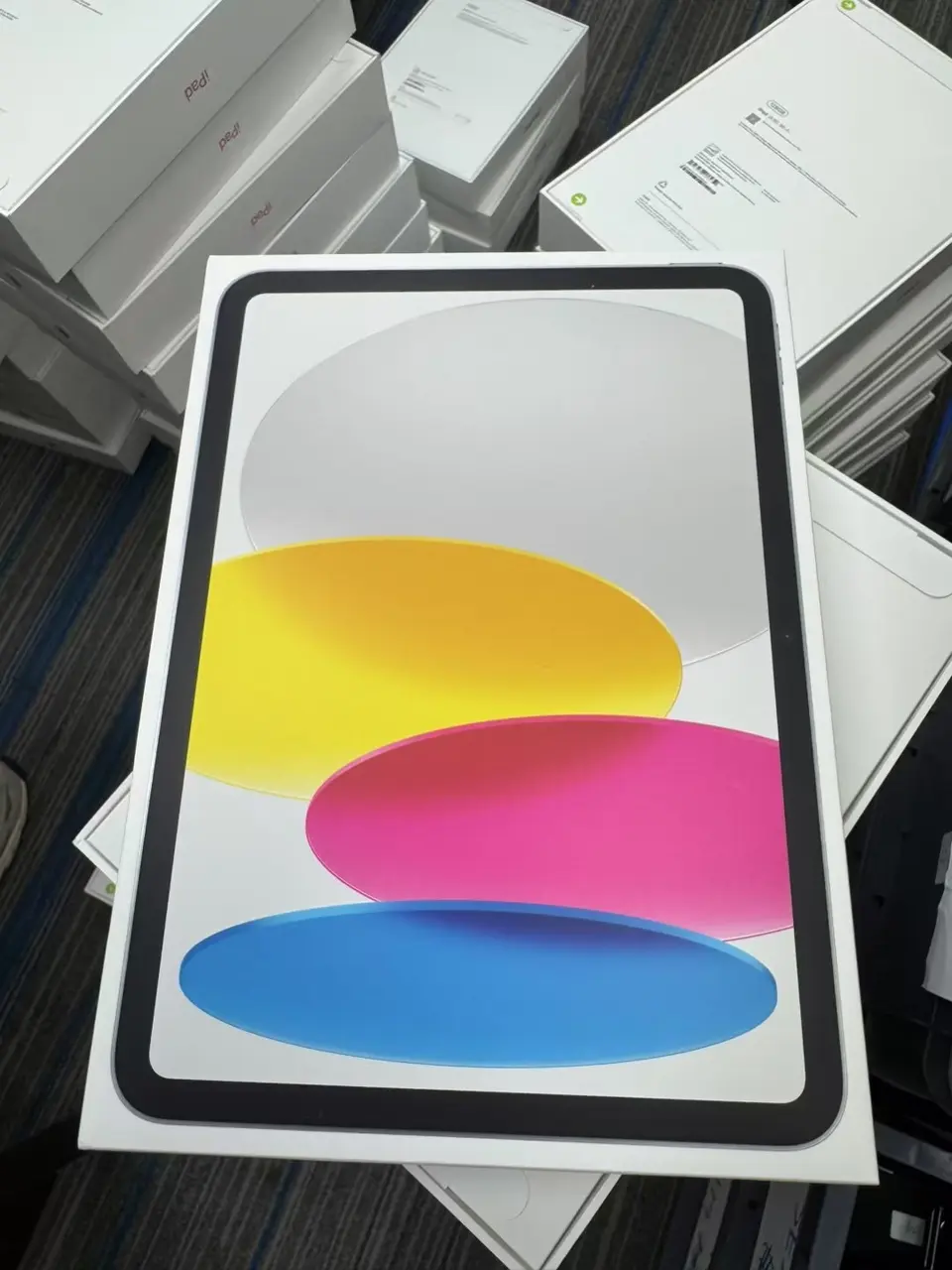 • Brand New (US version) - LiuDao iPad stock photo 1