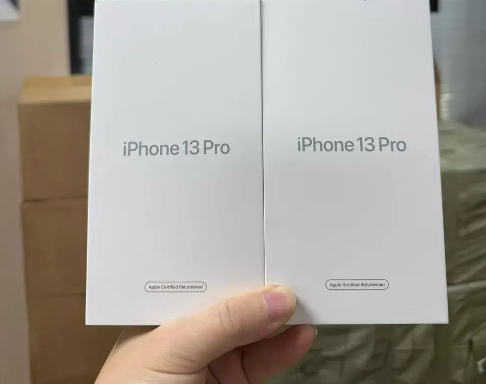 CPO 📱新到货～ - LiuDao iPhone stock photo 1