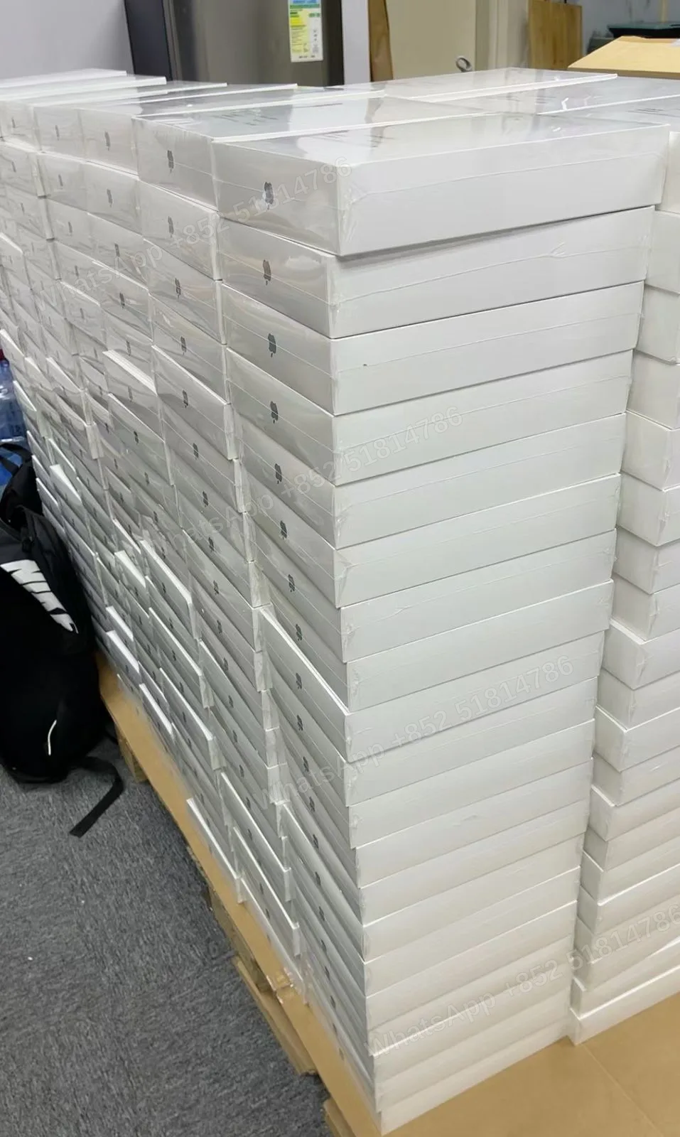 WTS Usa Cpo iPad 9 - LiuDao stock photo 1