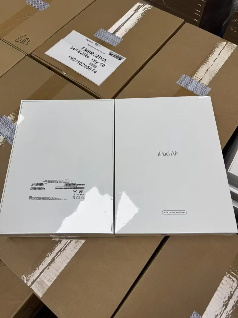 CPO/NEW/Asis Air 5 WiFi/cell 64/256 - LiuDao iPad stock photo 1