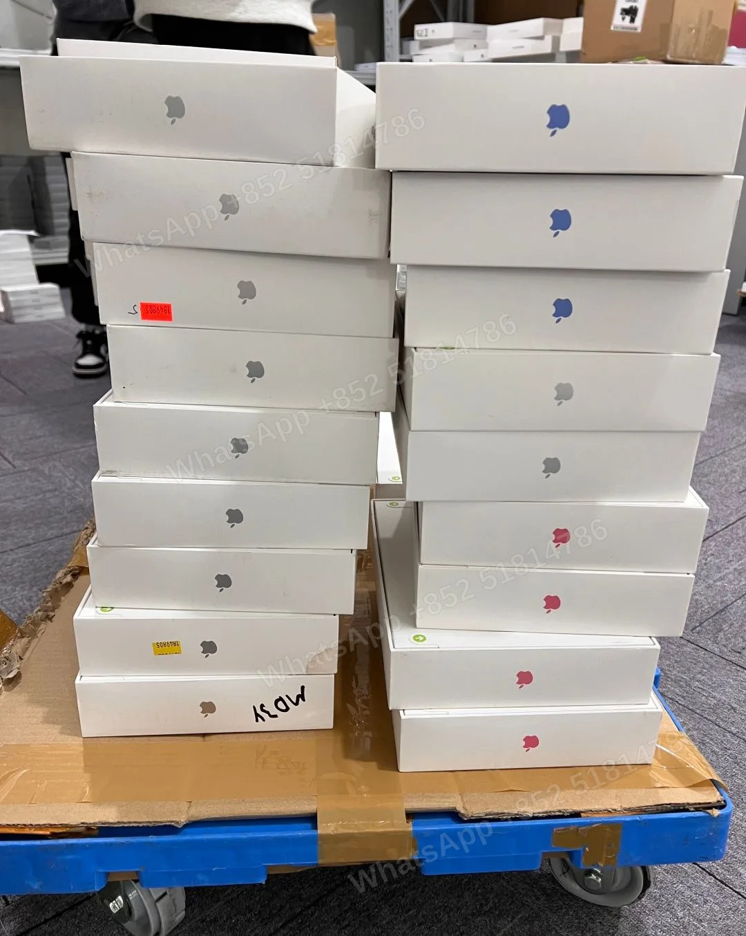 iPad 11 (2025) A16 WiFi🛜 LL/A 128 non active - LiuDao stock photo 1