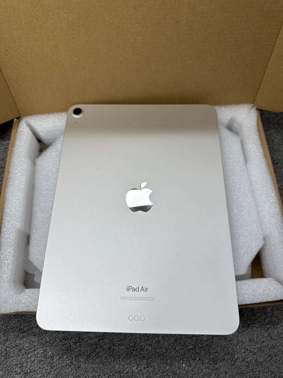 iPad Air6 第6代(11寸) WiFi（2024款）-256-星光色 - LiuDao iPad stock photo 1