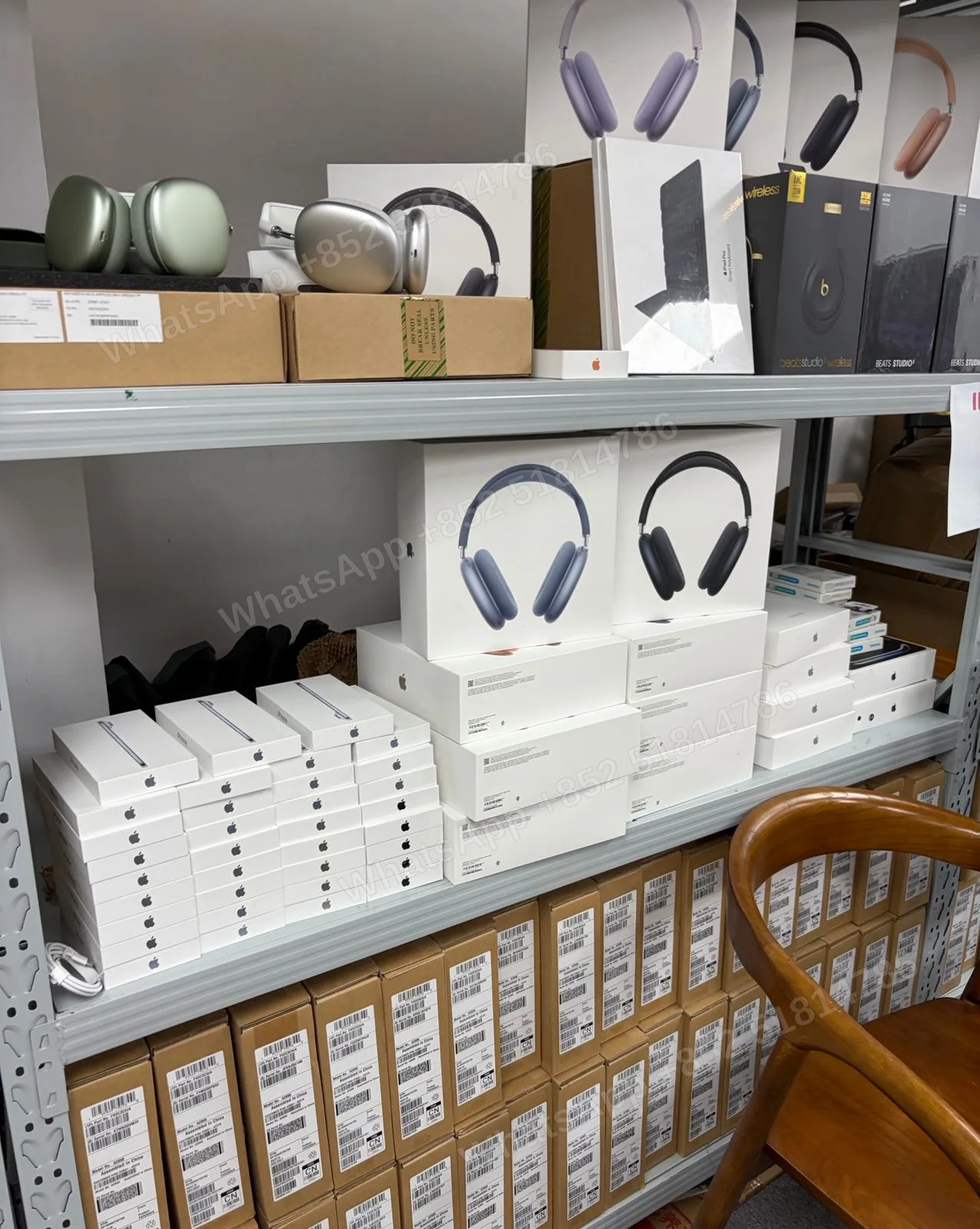 iPad Airpods iPhone Air Macbook Air - LiuDao stock photo 5