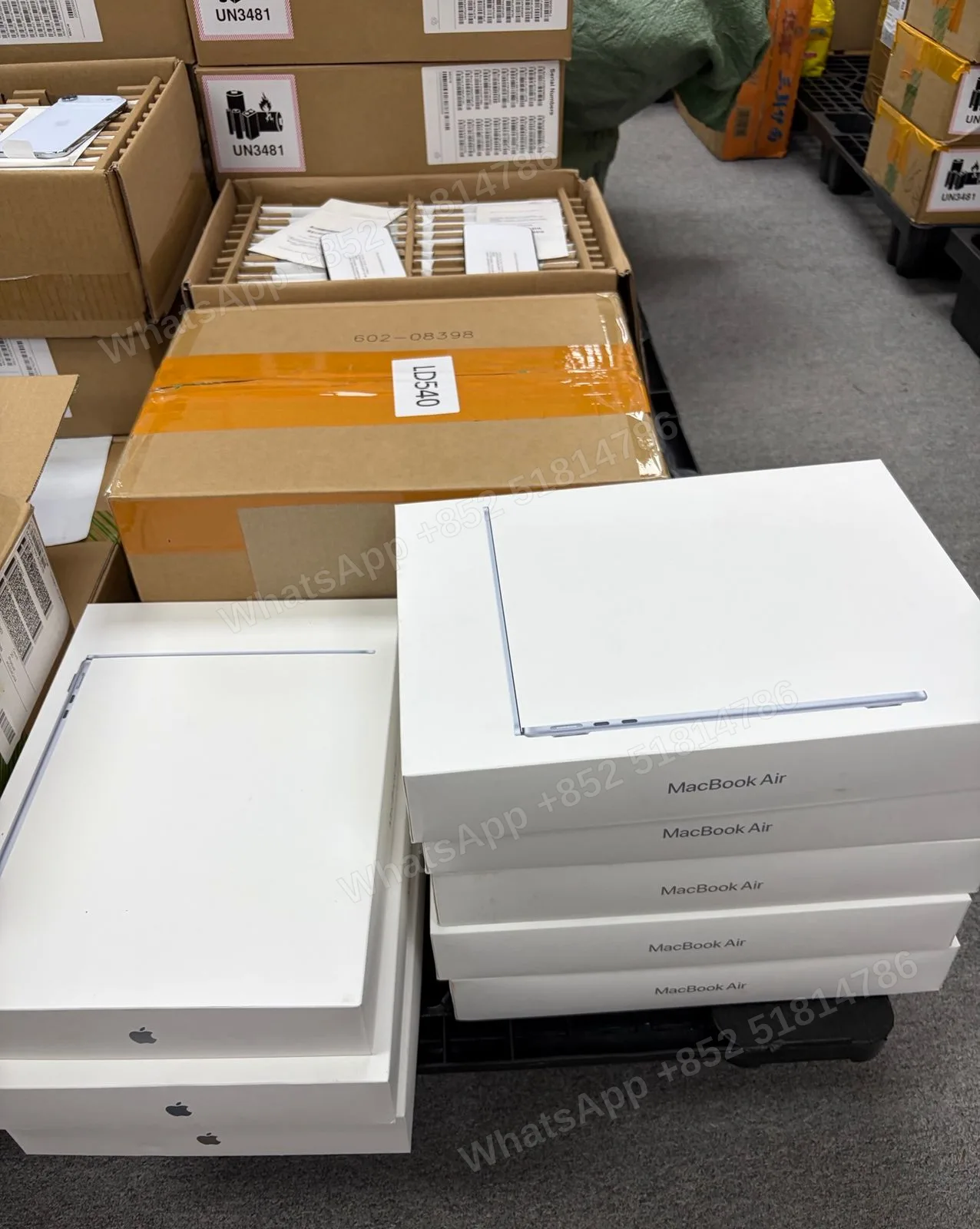 iPad Airpods iPhone Air Macbook Air - LiuDao stock photo 7