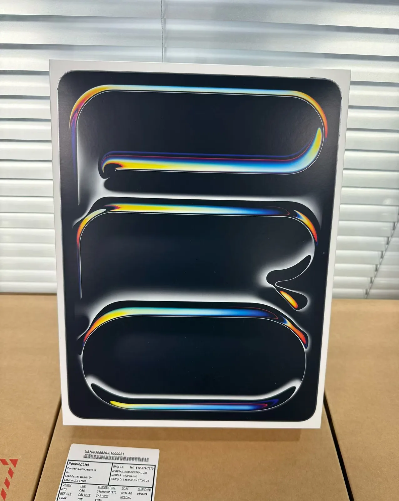 iPad Pro 13-inch (M4) - LiuDao iPad stock photo 1