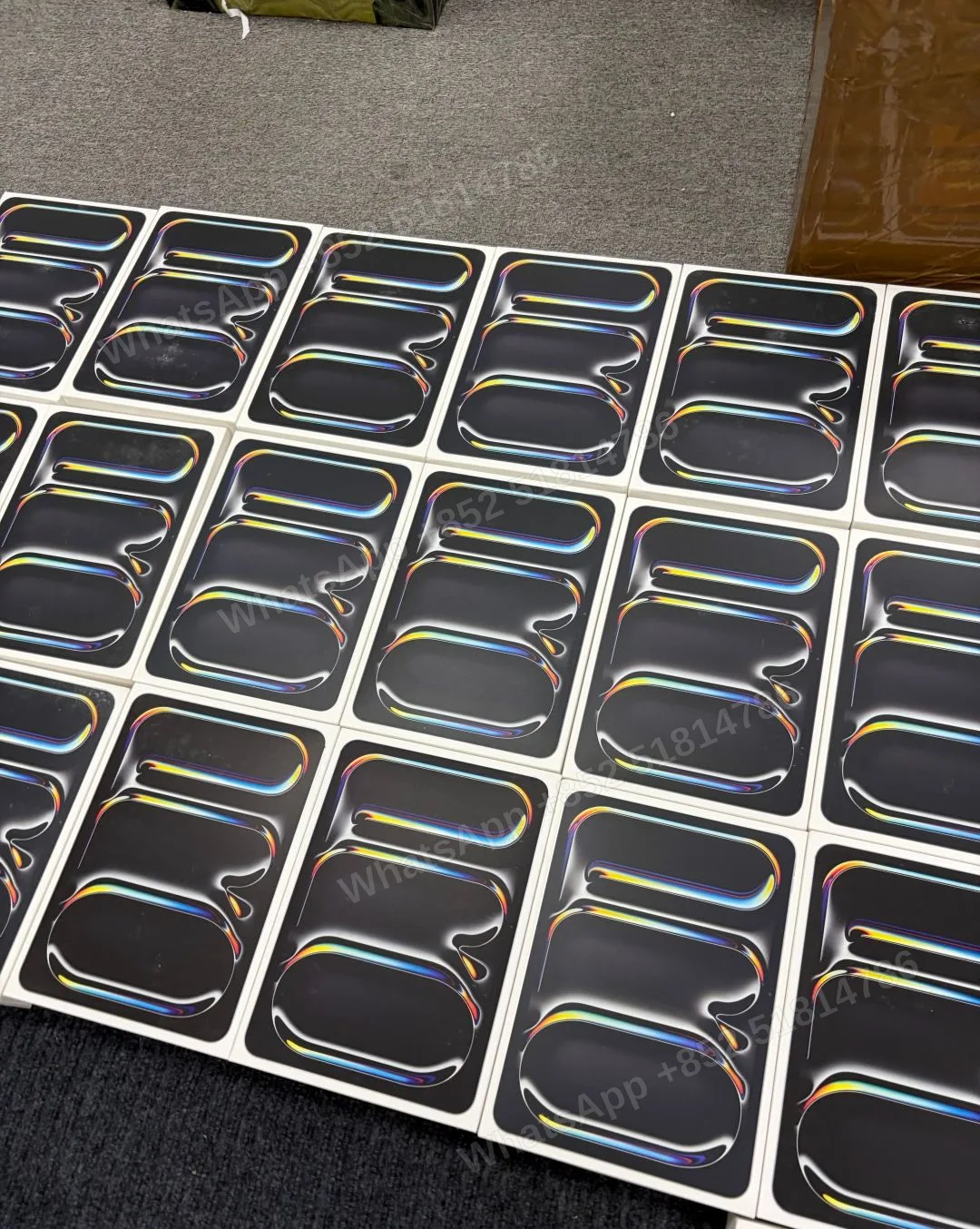 iPad pro m5Brand new LLA - LiuDao stock photo 1