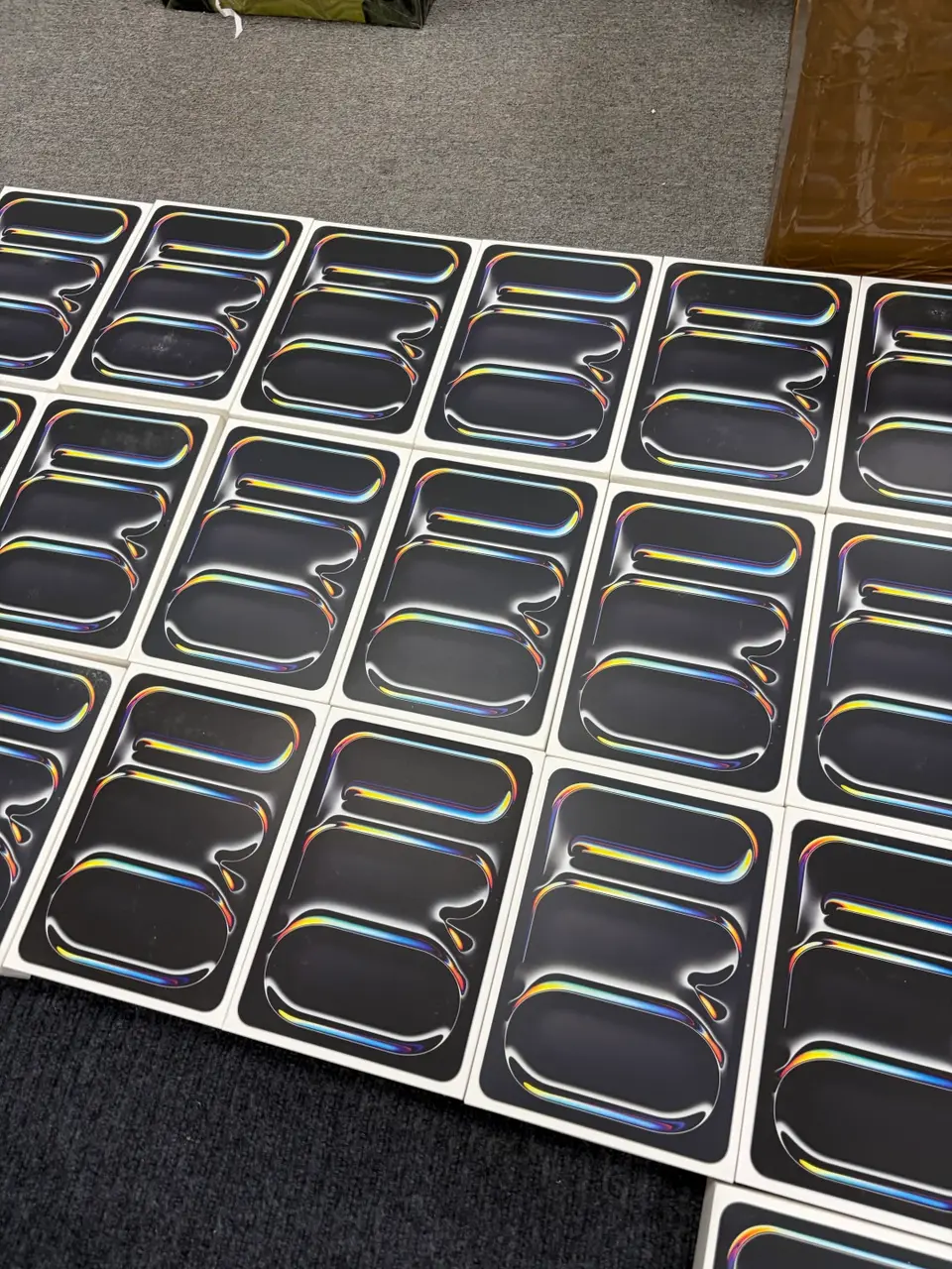 iPad pro m5Brand new LLA - LiuDao iPad stock photo 1
