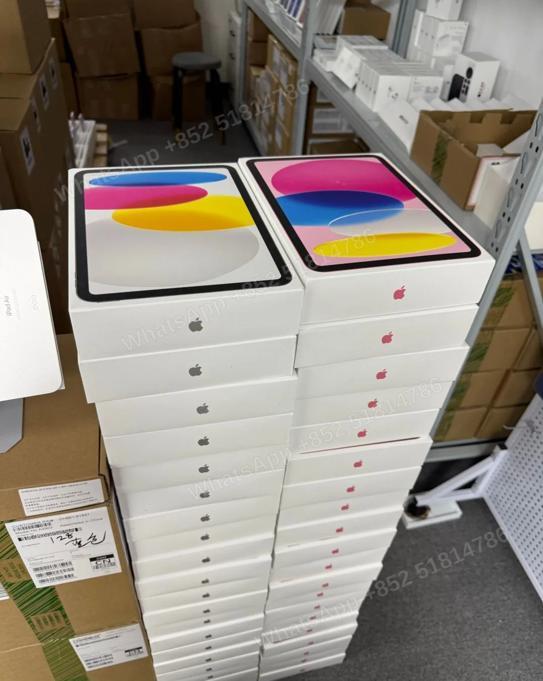 iPad11-WIFI 128GB LLA Brand New - LiuDao stock photo 1