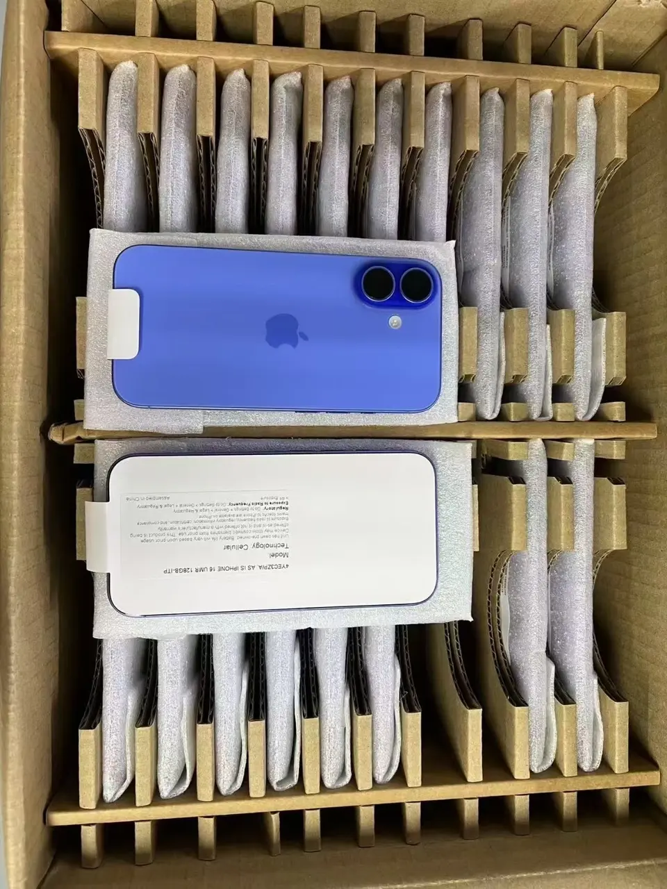 iPhone 16 128/256/512 📱 - LiuDao iPhone stock photo 1