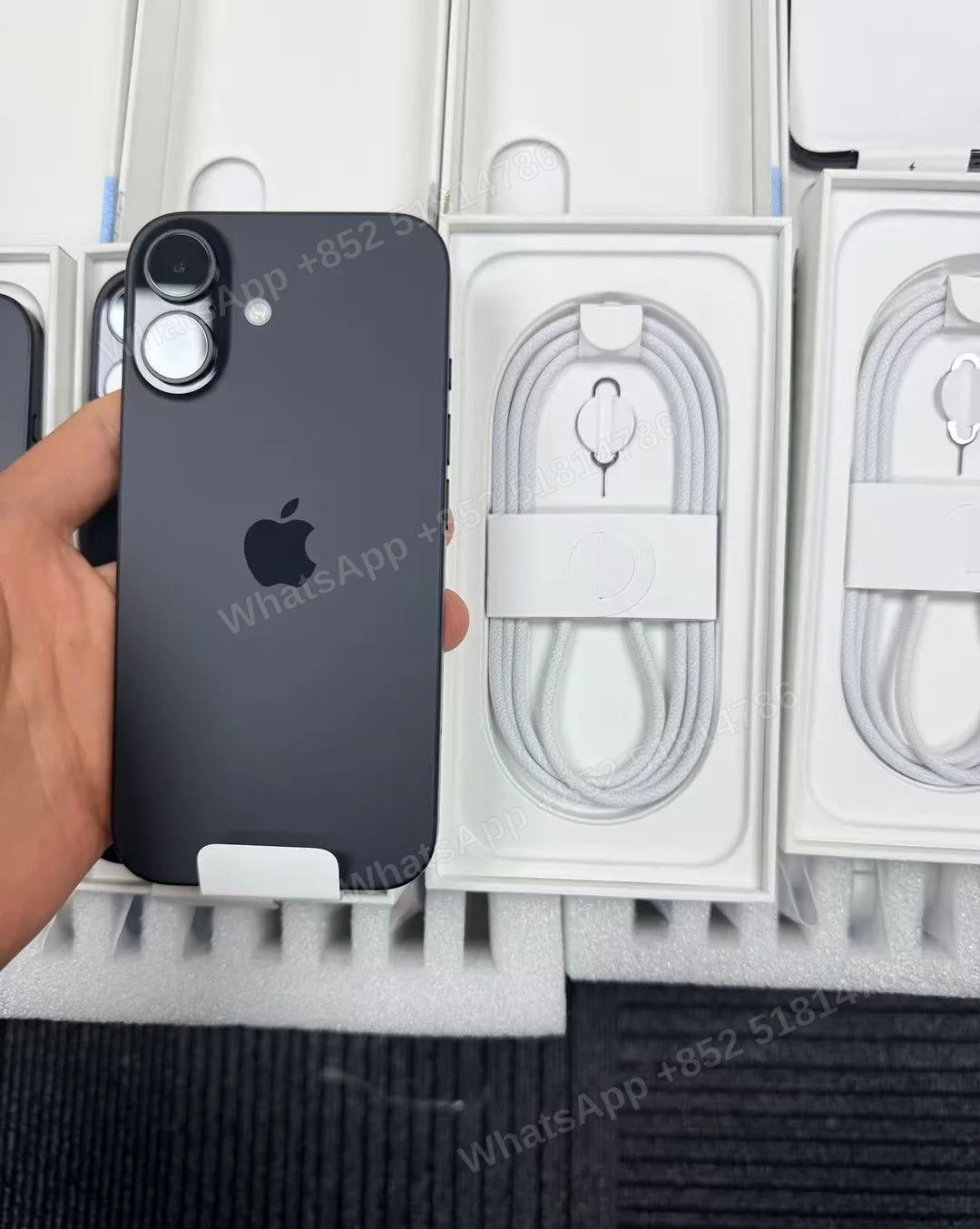 WTS! 16/128g Active Brand New 1sim+esim Warranty in 360days 0 Charging times In bulk quantity~ - LiuDao stock photo 2