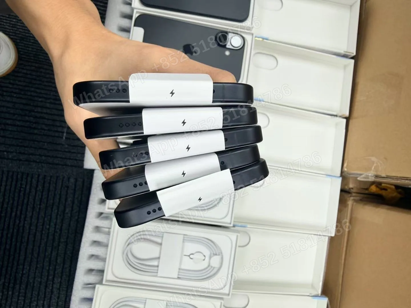 WTS! 16/128g Active Brand New 1sim+esim Warranty in 360days 0 Charging times In bulk quantity~ - LiuDao stock photo 3