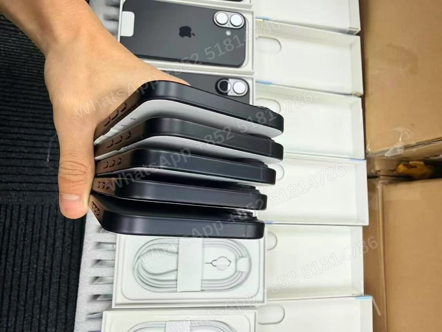 WTS! 16/128g Active Brand New 1sim+esim Warranty in 360days 0 Charging times In bulk quantity~ - LiuDao stock photo 5