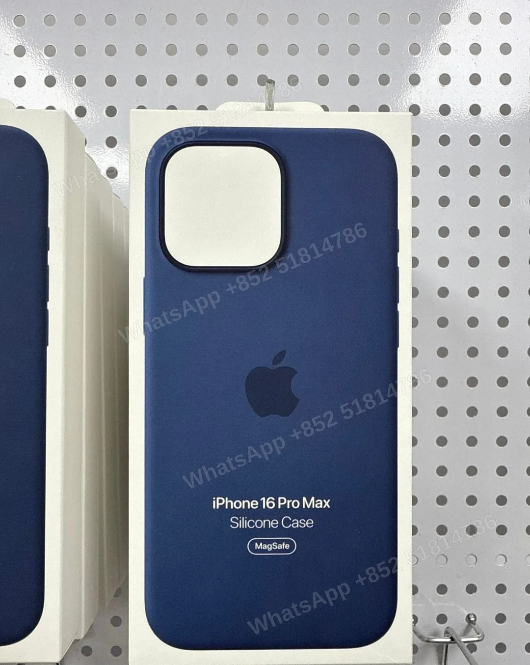 iPhone 16 Promax 硅胶保护壳 丹宁色 - LiuDao stock photo 1