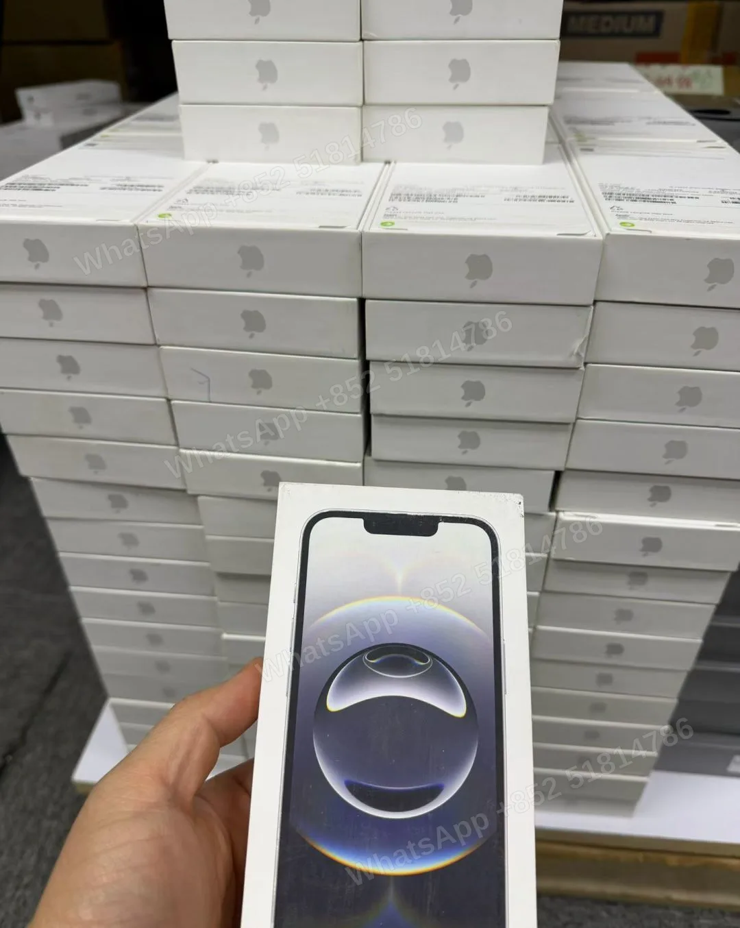 WTS brand new Unlocked 16E 1sim - LiuDao stock photo 1