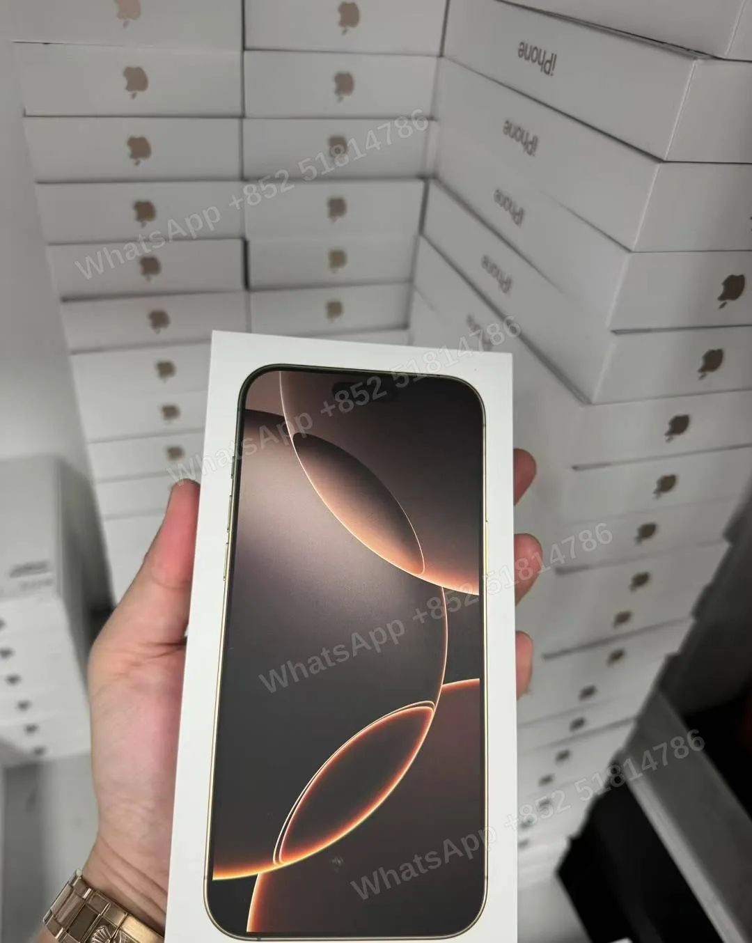 WTS 🇺🇸 iPhone 16pro max 256G // iwatch 49mm ultra2 //M3 Air7….(CPO AIR6,Air5,iPad 10) - LiuDao stock photo 1