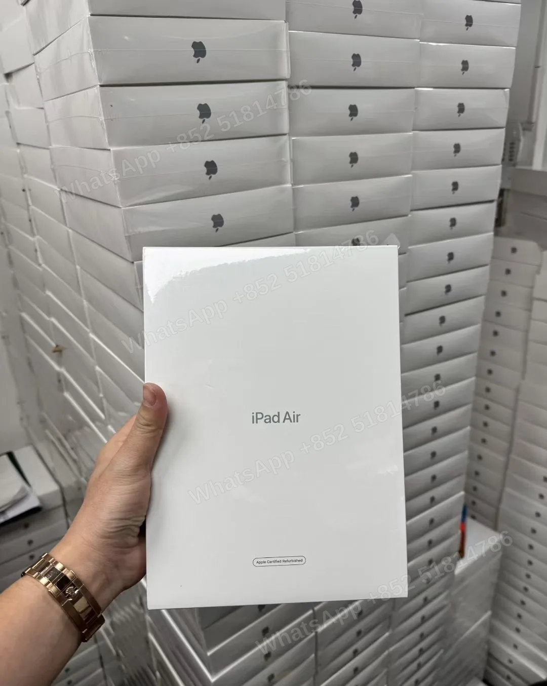 WTS 🇺🇸 iPhone 16pro max 256G // iwatch 49mm ultra2 //M3 Air7….(CPO AIR6,Air5,iPad 10) - LiuDao stock photo 3