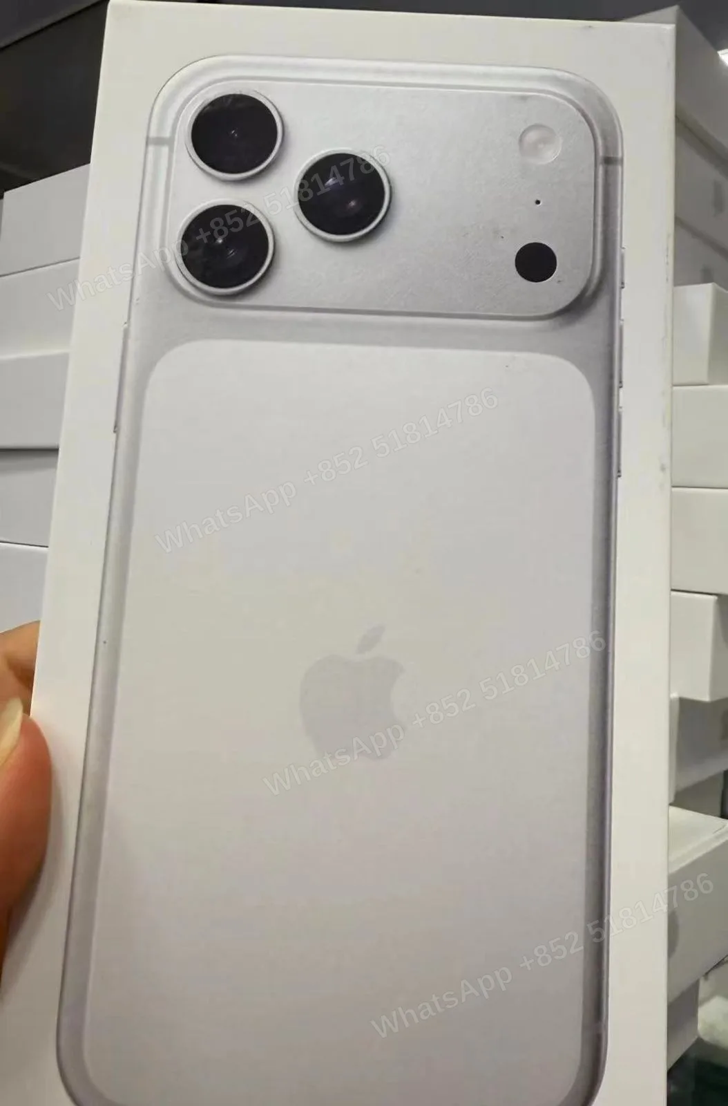iPhone-Brand new-iPhone 17 Pro Max-1 Sim+E Sim-A3526-ZA-A-512GB-Not Activate - LiuDao stock photo 3