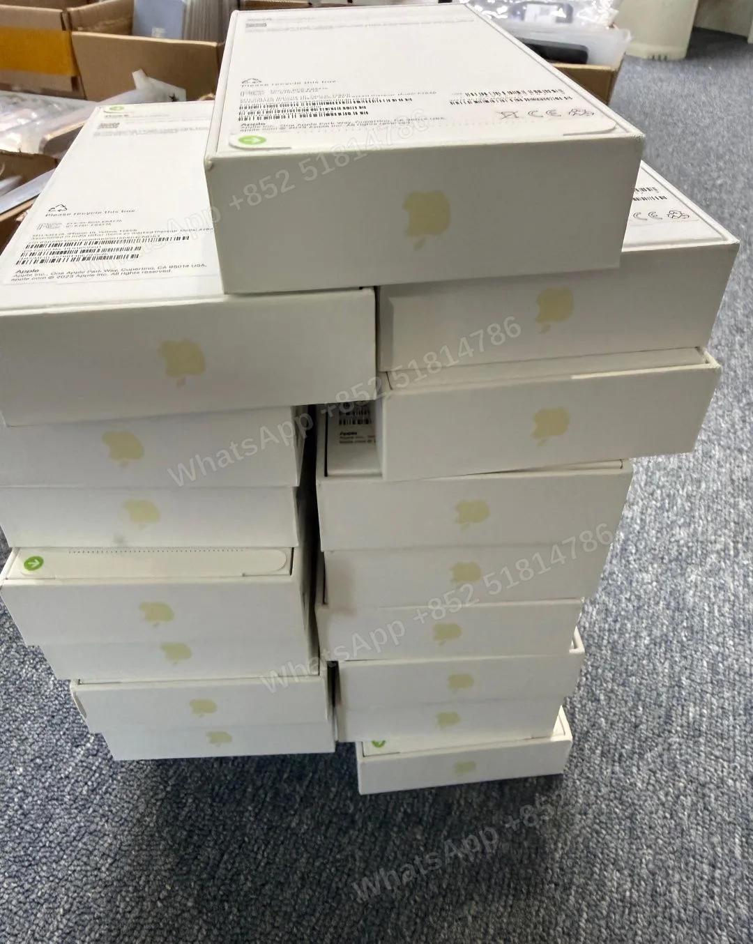 iPhone15 128G LLA - LiuDao stock photo 1