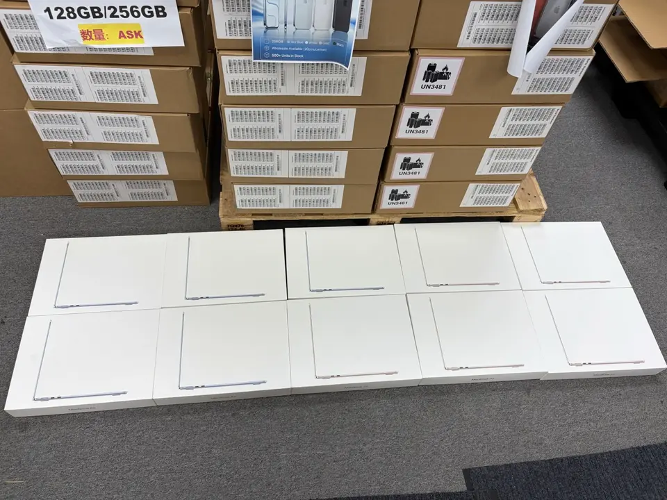💻 MacBook Air 13" M5｜16G+512G new - LiuDao Mac stock photo 1