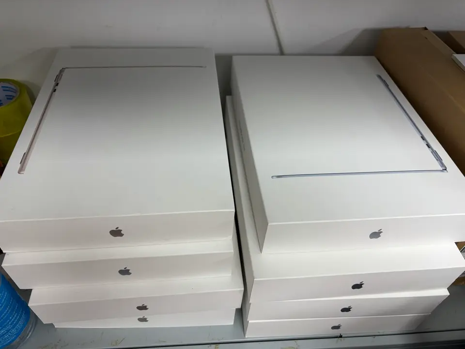 MacBook Air M5 16-512 - LiuDao Mac stock photo 1