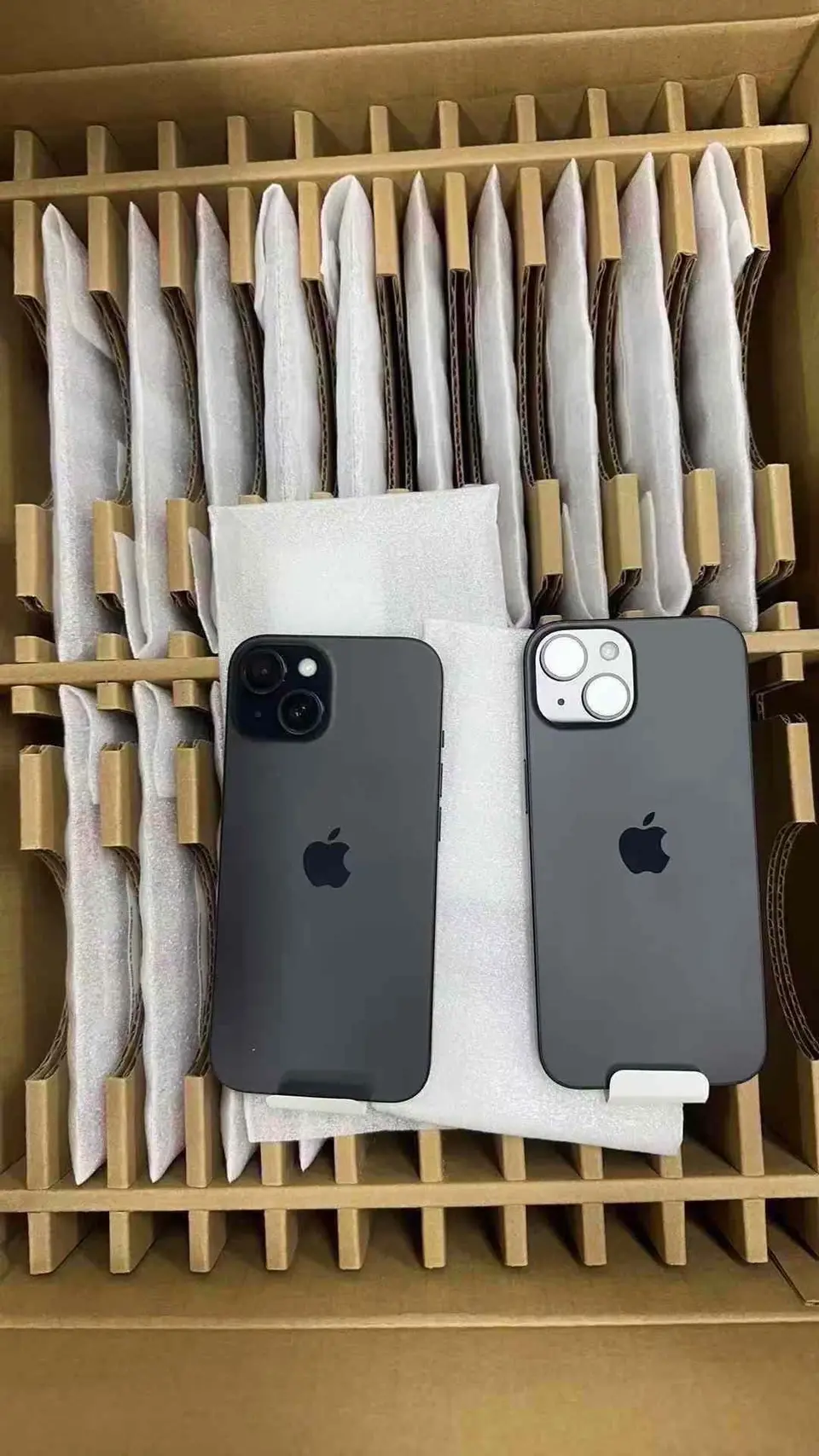 Phones(手機)-Asis+-iPhone 15-2 Sim-A3092-ZA-A-512GB-Not Activate - LiuDao iPhone stock photo 1
