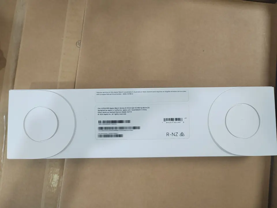 Watches(手錶)-CPO-Watch S8 41mm Stainless（2022）-Cellular-A2773-ZP-A-S-M-Not Activate - LiuDao Apple Watch stock photo 1
